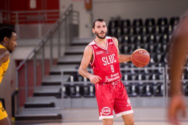 Labanca, joueur du SLUC NANCY BASKET, sponsorisé par France Élévateur