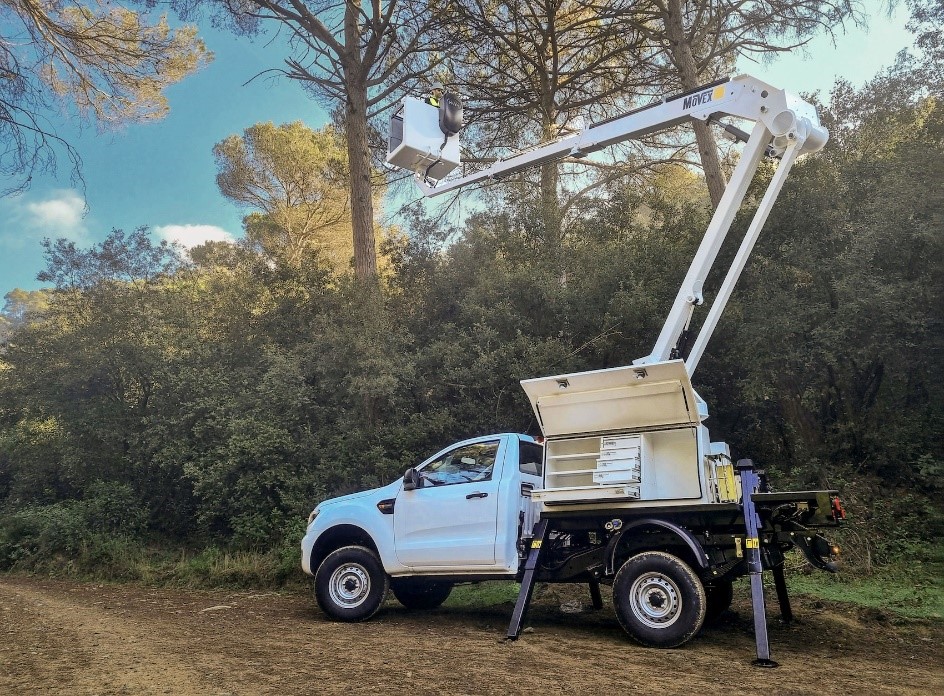 ATL 15 sur Pick Up Ford Ranger 4x4 - France Elévateur